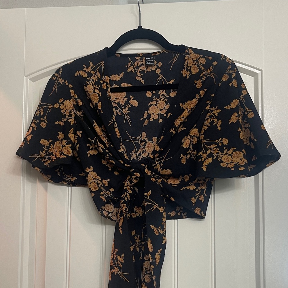 SHEIN Black Floral Crop Top with Tie Front